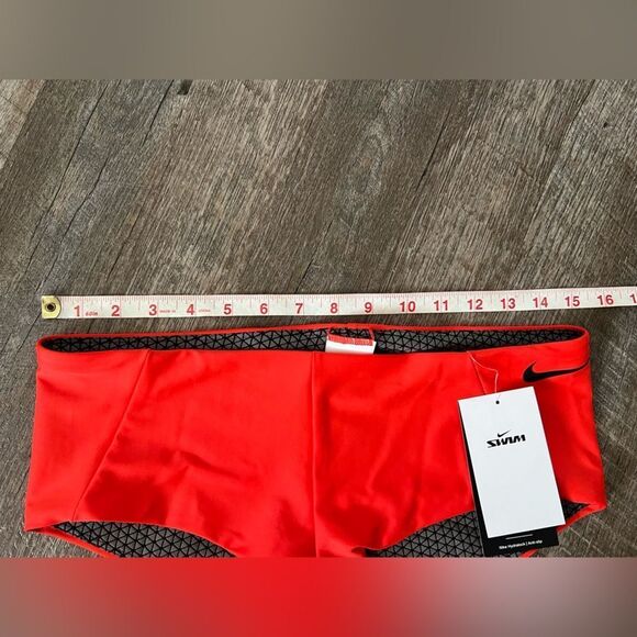 Nike Women Hydralock Fusion Cheeky Kickshort-Size Medium - Picture 6 of 9